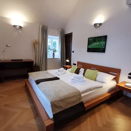 Villa Est Diocletian On Solta - Luxurious Villa, Beachfront, Private Pool, Outdoor Bbq, Large Terrace And Garden, Free Parking - Wonderful Privacy Rogač