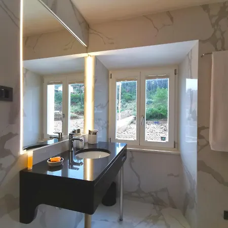 Est Diocletian On Solta - Luxurious Villa, Beachfront, Private Pool, Outdoor Bbq, Large Terrace And Garden, Free Parking - Wonderful Privacy
