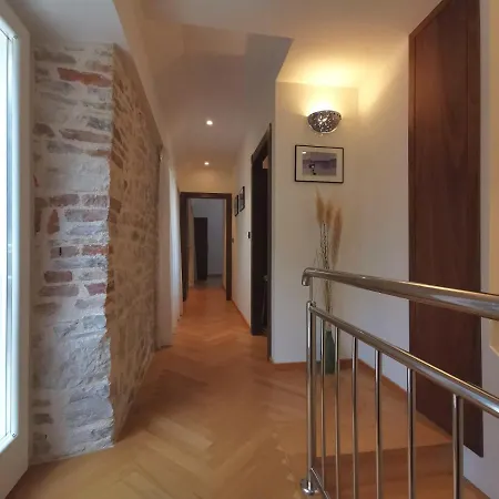 Est Diocletian On Solta - Luxurious Villa, Beachfront, Private Pool, Outdoor Bbq, Large Terrace And Garden, Free Parking - Wonderful Privacy Villa Rogač